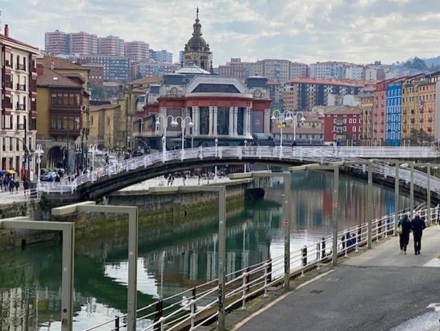 Piso De Diseno Con Vistas A La Ria. Apartman Bilbao Kültér fotó